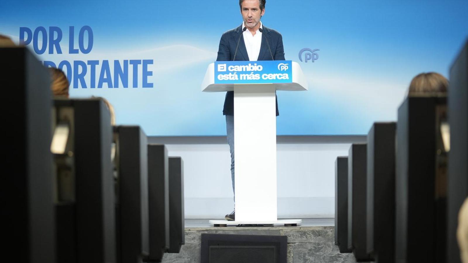 The PP spokesperson, Borja Sémper, at a press conference in Génova