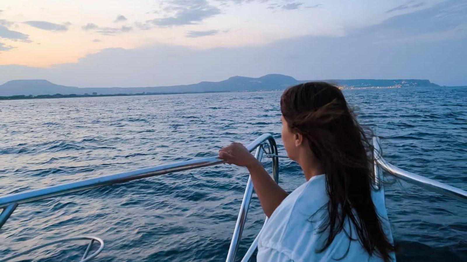 Laia Sanz sailing