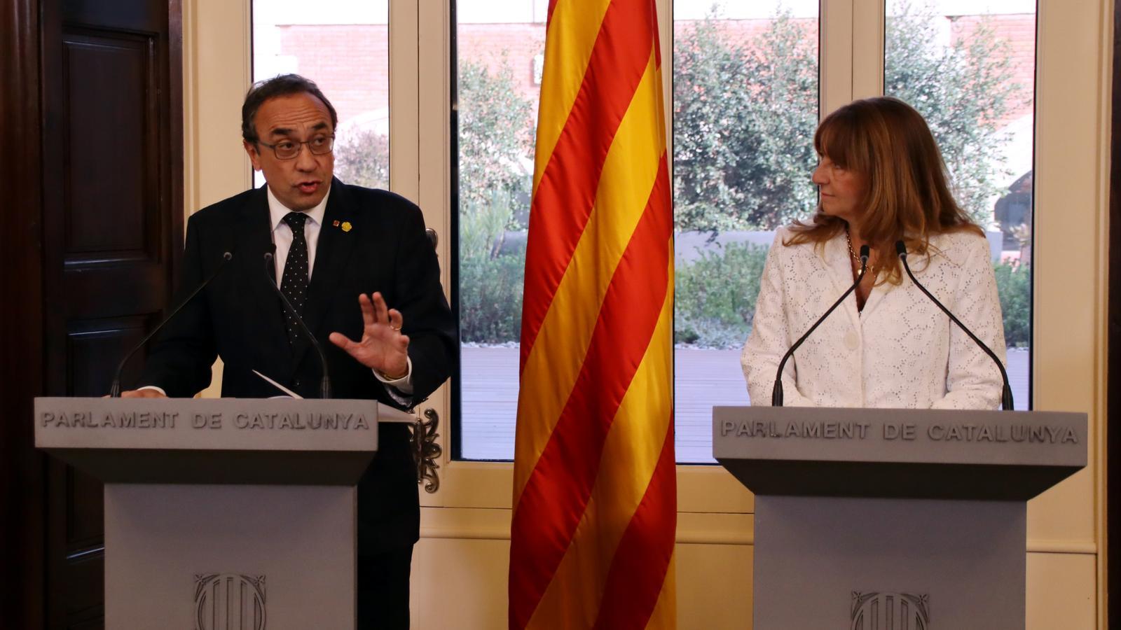 The president of the Parliament, Josep Rull, and the president of the National Assembly of Quebec, Nathalie Roy, in the Catalan chamber.