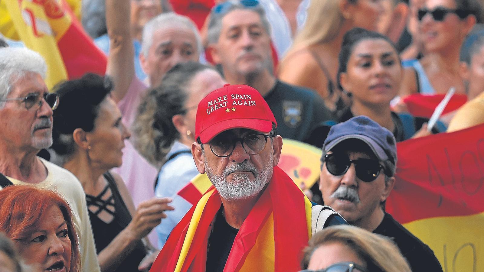 La plaça de Cort va ser escenari dimecres d'una gran mostra d'exaltació d'Espanya