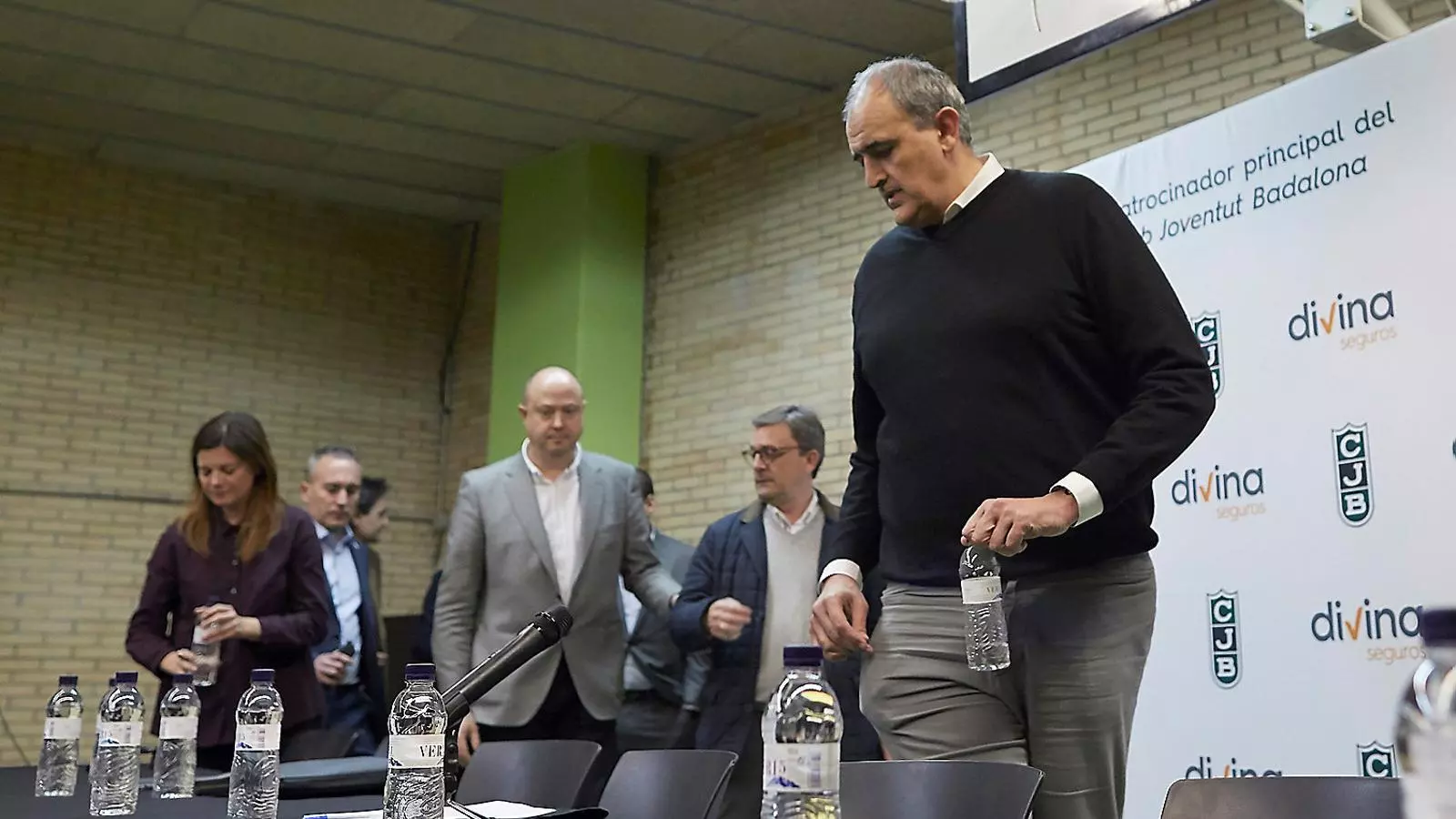 Juanan Morales durant la junta general extraordinària.