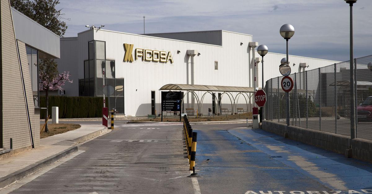 La direcció de Ficosa i sindicats segellen un preacord per reduir l'impacte de l'expedient de regulació d'ocupació (ERO) anunciat fa unes setmanes. El pacte ...