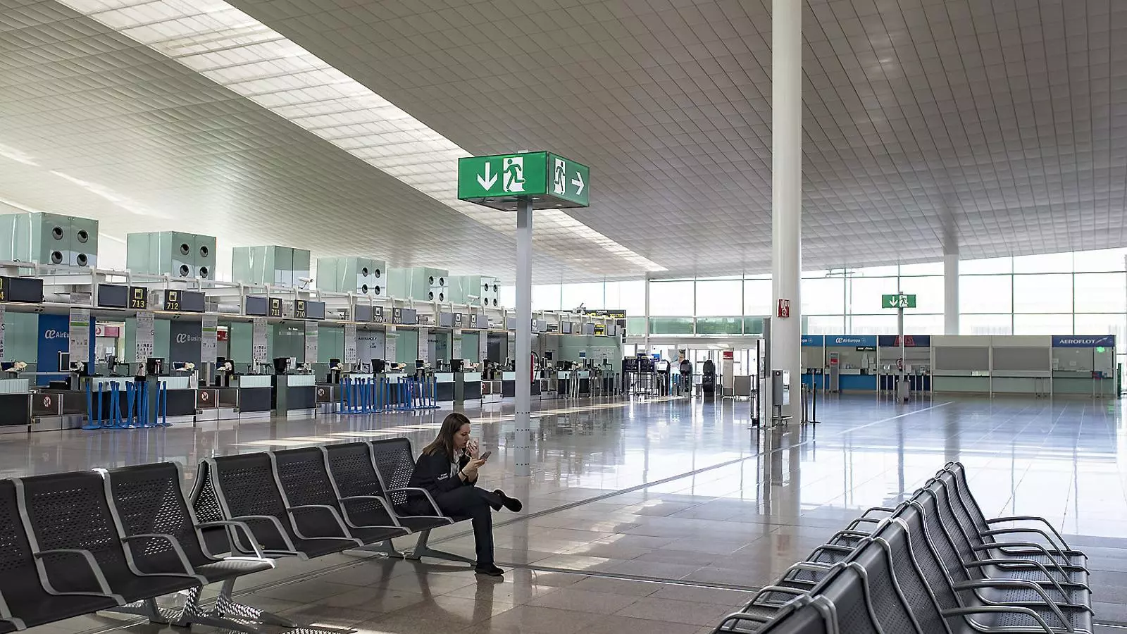 Imatge recent de l’aeroport del Prat sense passatgers a causa de les restriccions de mobilitat.