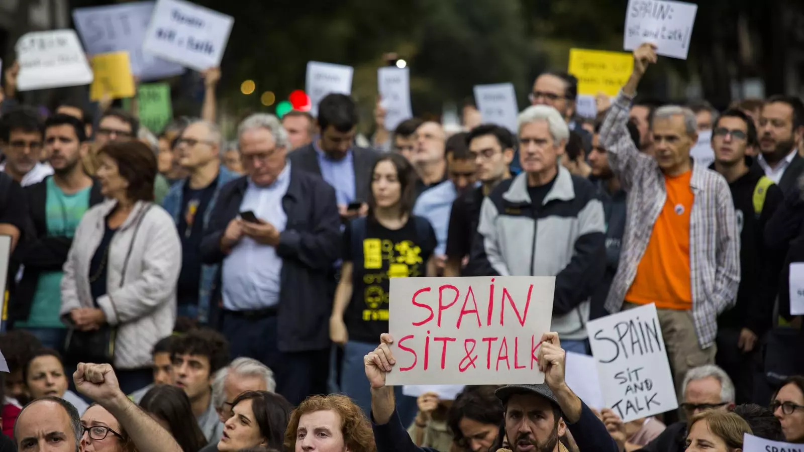 Convocatòria de Tsunami Democràtic davant la delegació del govern espanyol, l'octubre del 2019.