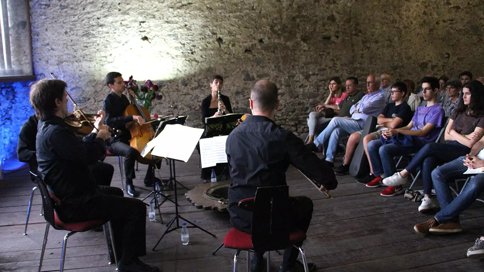 Un moment de l'actuació del grup Kintet a l'Era Gran de Casa Rossell. / M. F. (ANA)