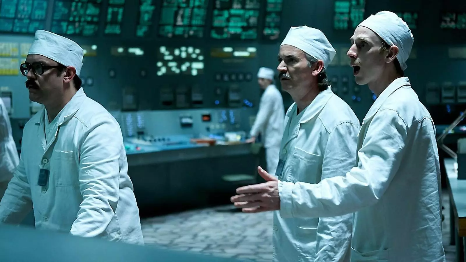 La sèrie examina la combinació d’errors humans i de disseny que va provocar l’explosió d’un dels reactors nuclears de la planta energètica.