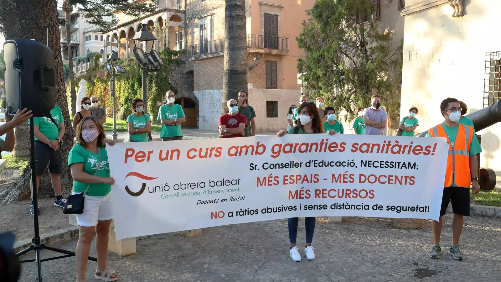 Imatge de la concentració, aquest dimecres davant el Consolat del Mar