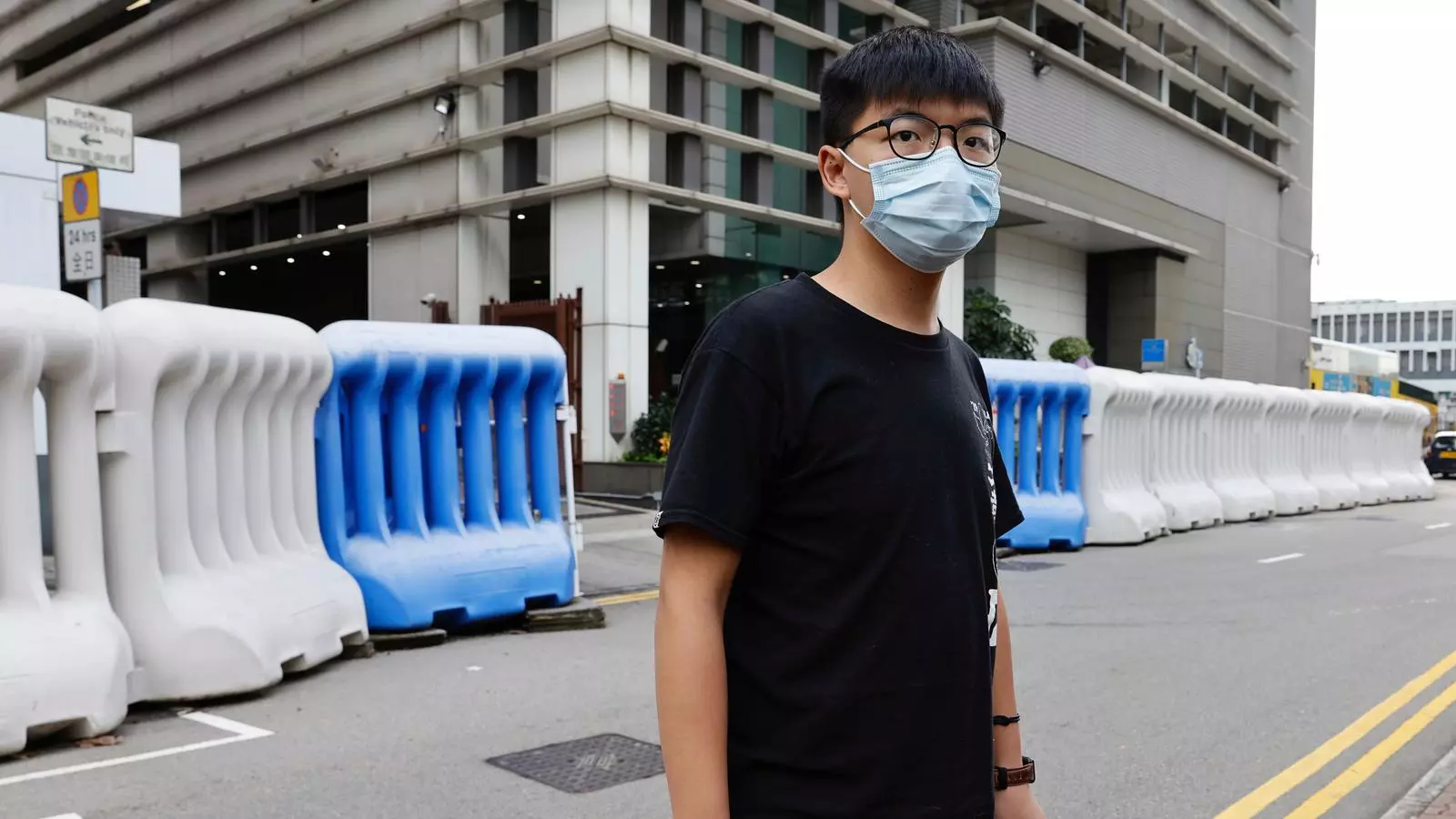 Joshua Wong, en sortir de comissaria.