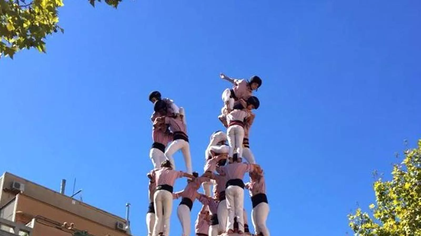 Els Minyons descarreguen el 9d8 a Esplugues de Llobregat