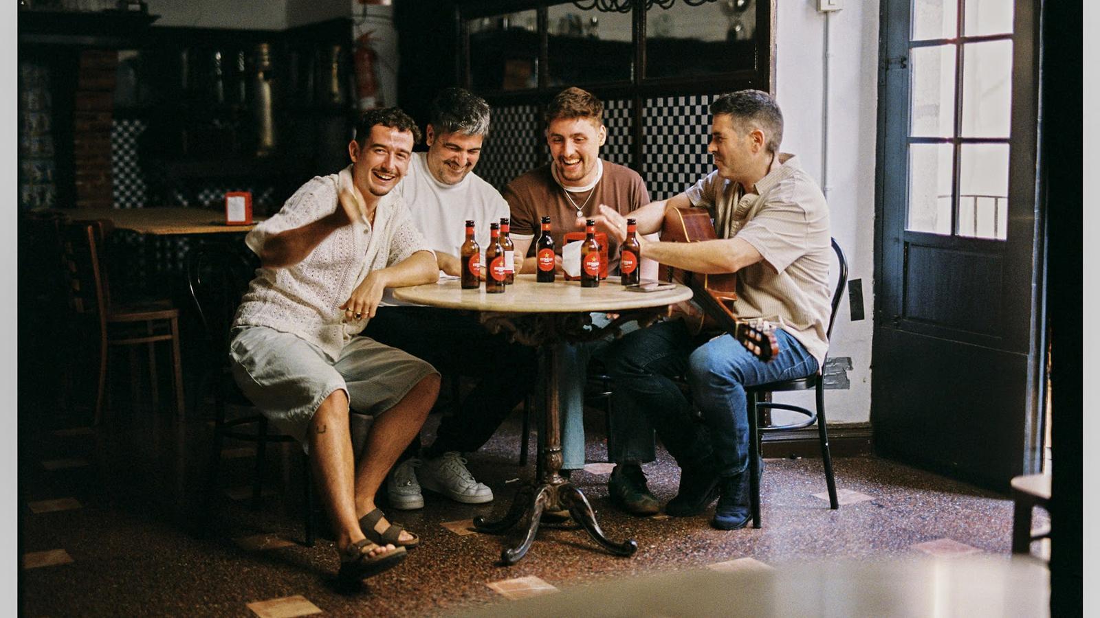The Tyets and Estopa in a promotional image.