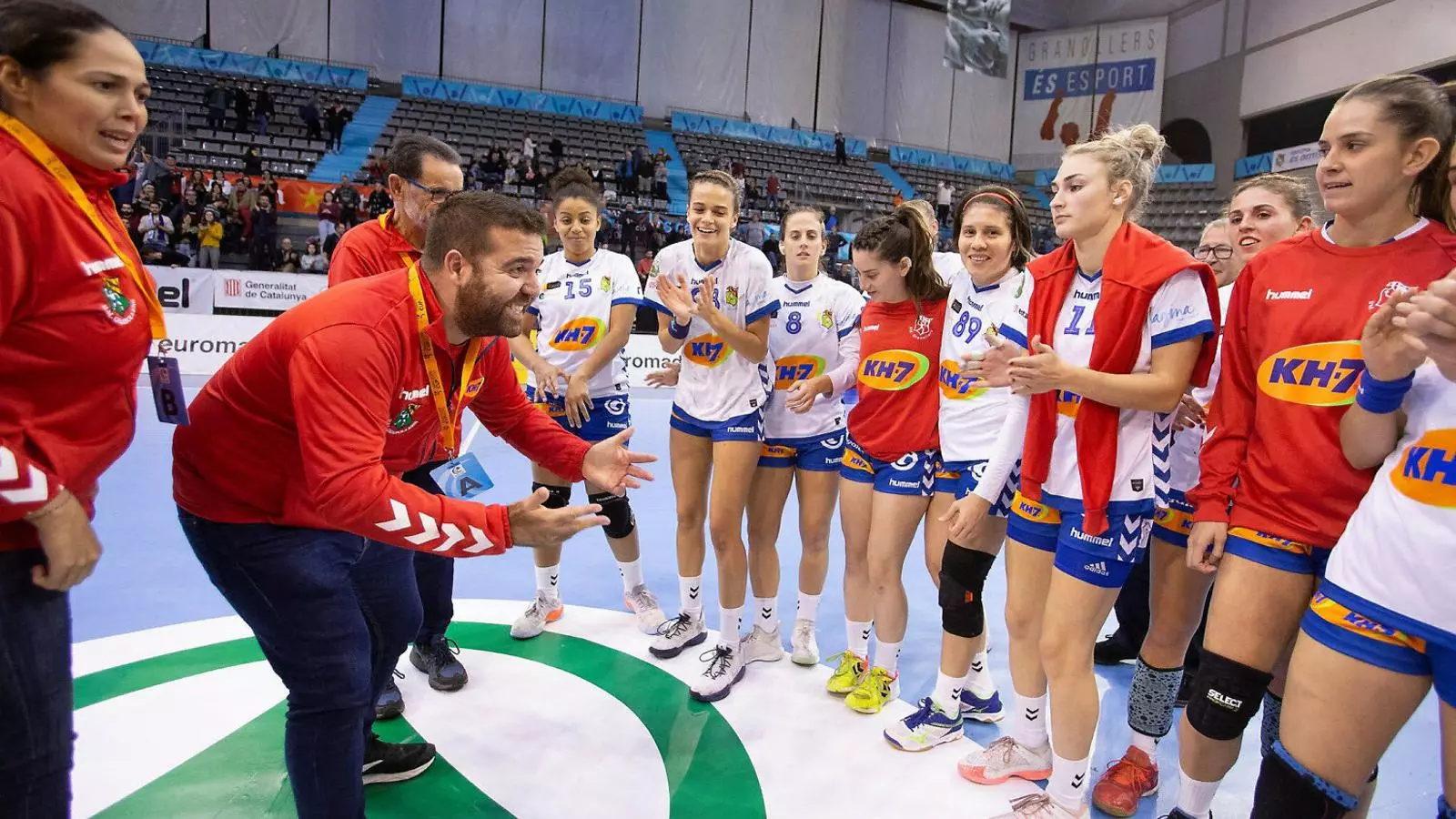 Pit, collons i handbol femení a Europa