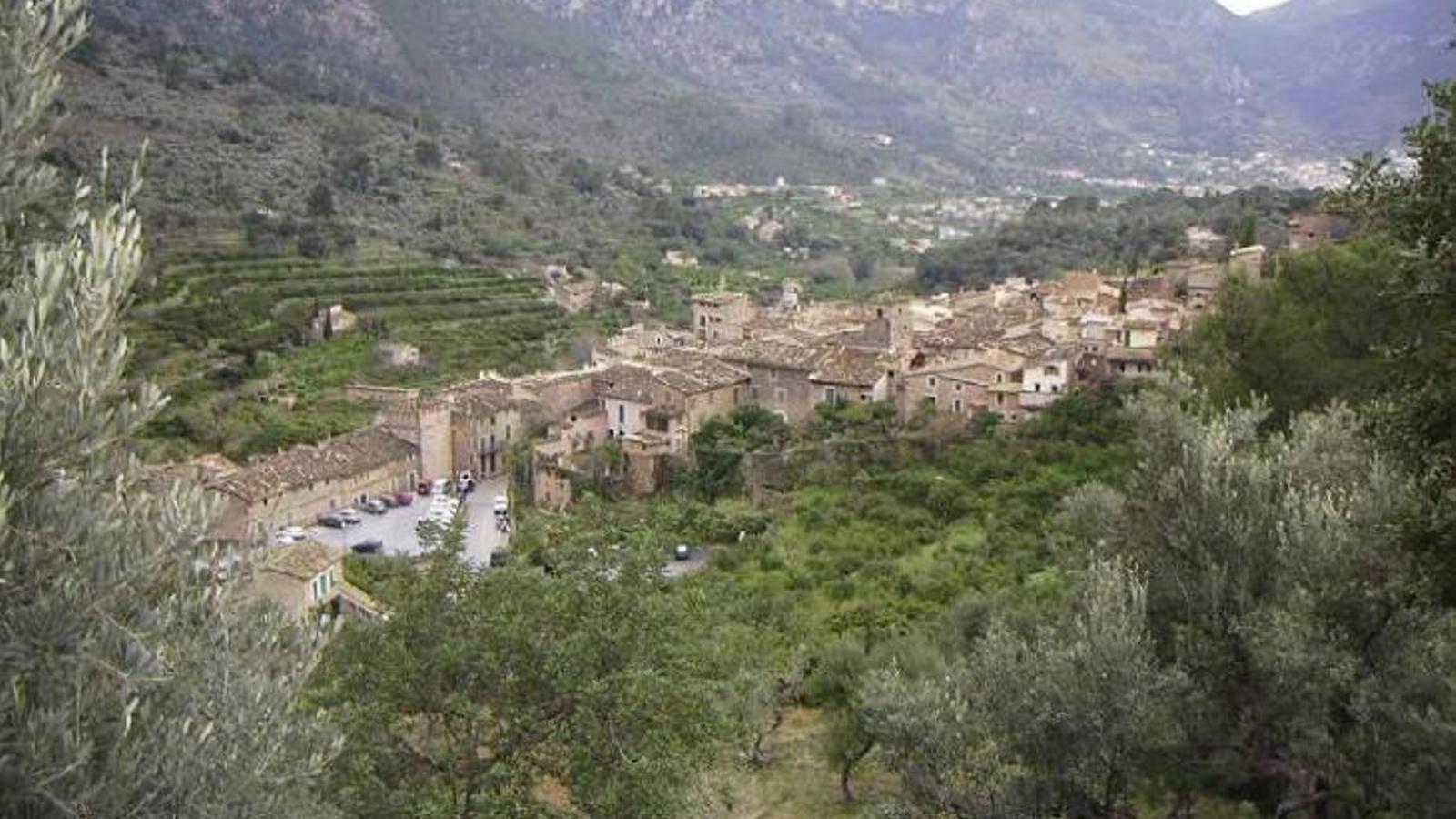 Aerial view of Fornalutx.