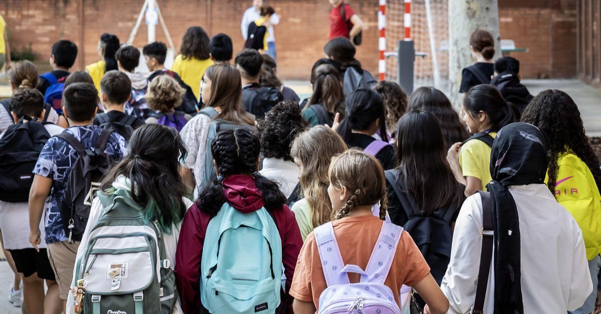 Les famílies podran veure les notes, pagar excursions i parlar amb els mestres des d'una sola app