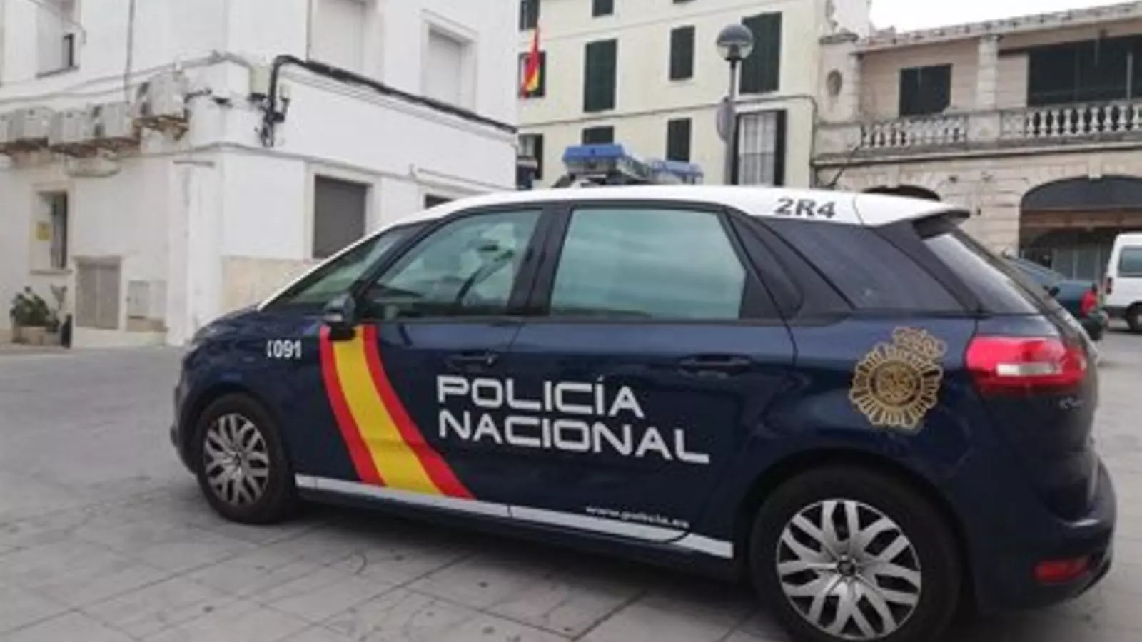 Un vehicle policial a Maó.