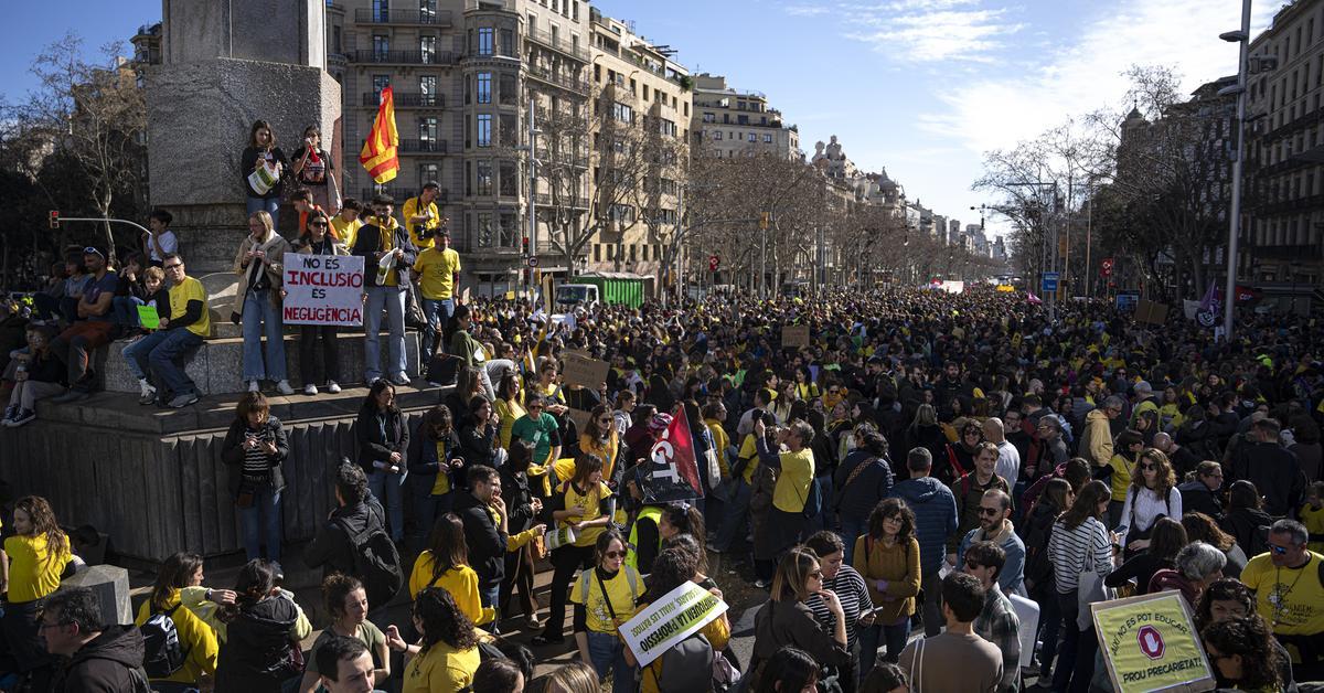Catalan Teachers’ Strike Averted: Government & Unions Reach Deal on Pay & Conditions
