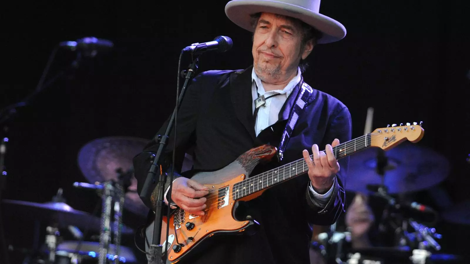 Bob Dylan a l'escenari de la 21a edició del festival de música Vieilles Charrues a Carhaix-Plouguer, a l’oest de França el 2012