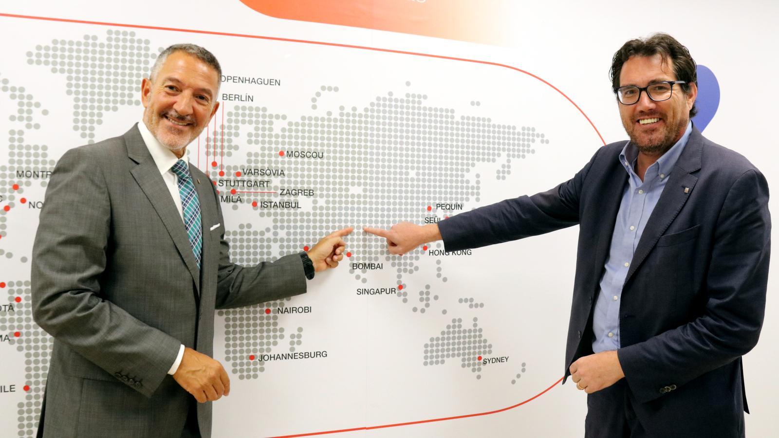 El consejero de Empresa y Trabajo, Miquel Sàmper, y el consejero delegado de Acció, Jaume Baró.