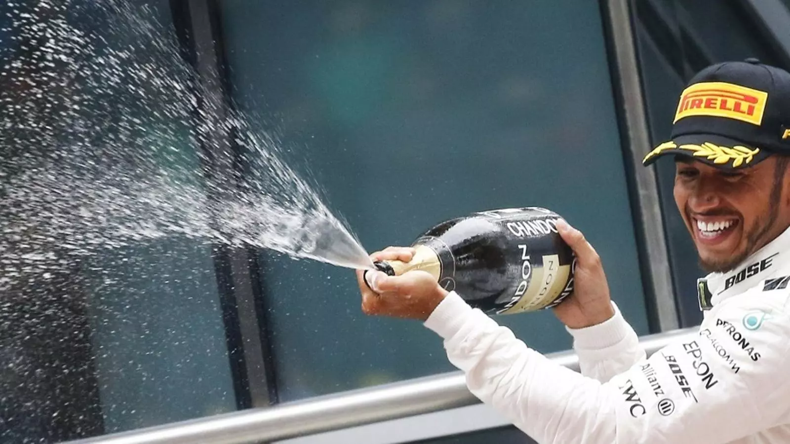 Lewis Hamilton celebra el triomf a Xangai