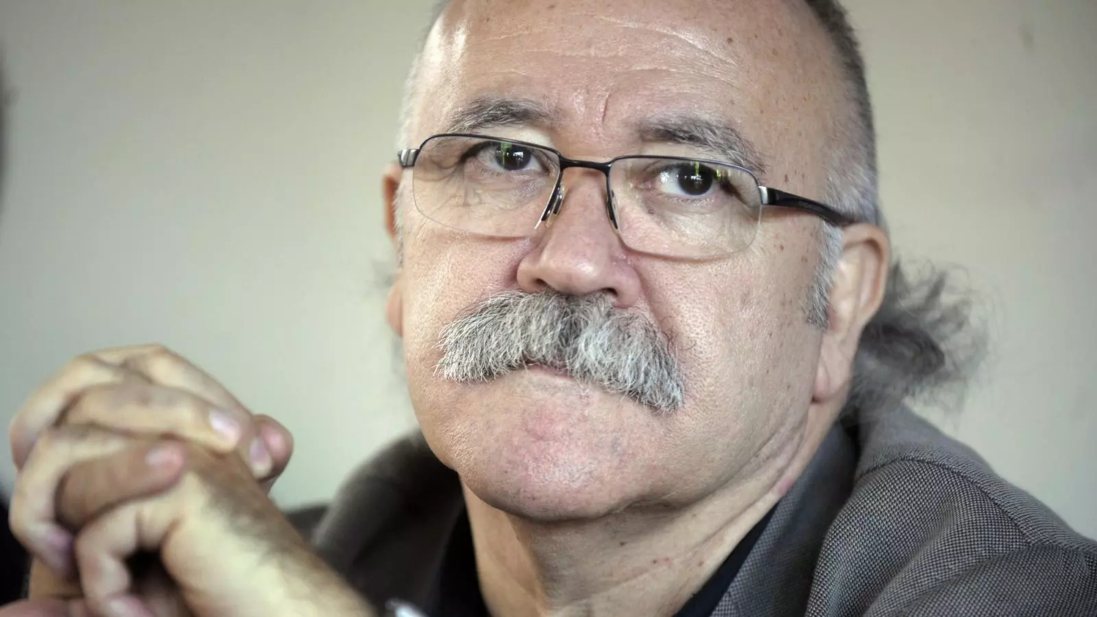 Sí: Josep-Lluís Carod-Rovira. No: Víktor Ianukòvitx