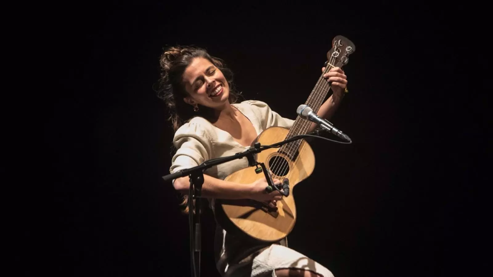 Anna Ferrer en el concert d'anit al Principal de Maó.