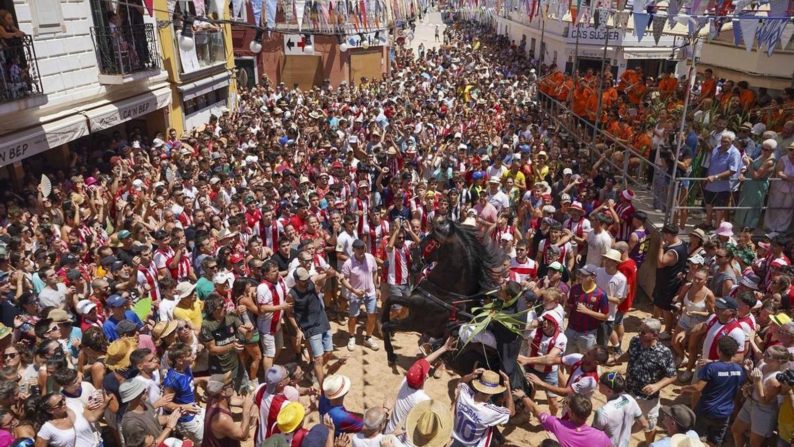 The hustle and bustle of Mercadal on July 20.