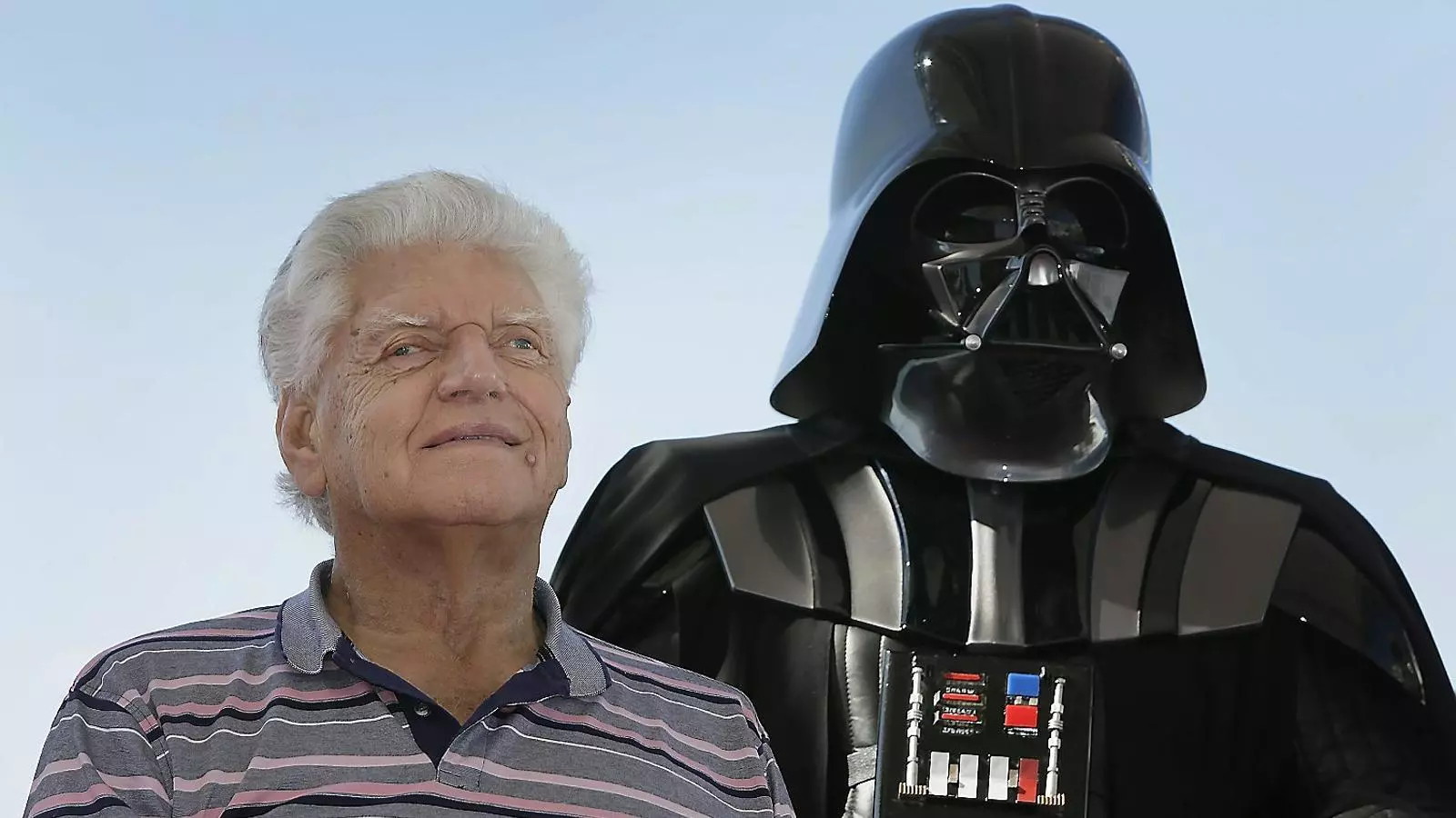 David Prowse, ahir a Sitges, posant al costat de Darth Vader, el personatge que va interpretar a la saga Star Wars.