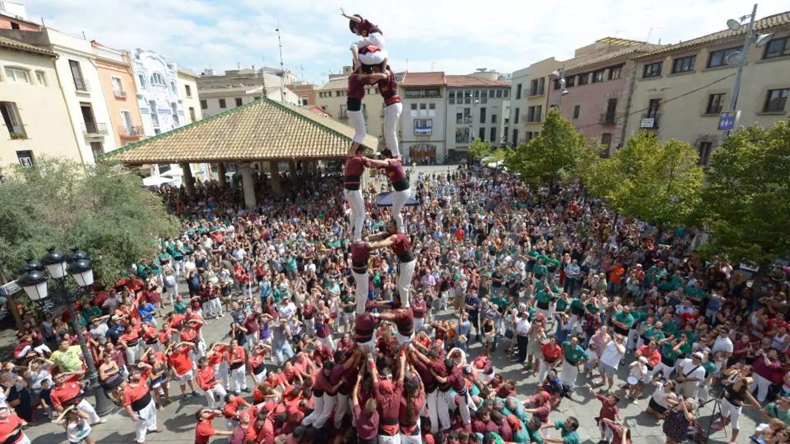 Dos de vuit amb folre carregat l'any passat a la plaça de la Porxada pels Xics amb motiu de la festa major de Granollers. XICS DE GRANOLLERS