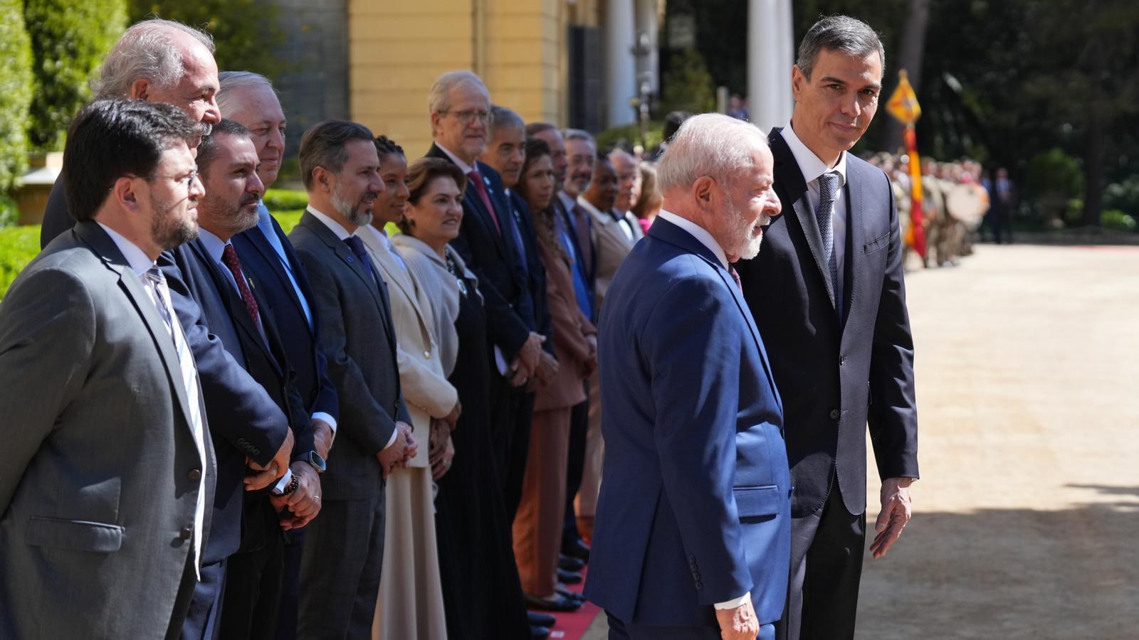Sánchez se rodea de líderes de izquierdas para hacer de Barcelona la  capital mundial anti-Trump