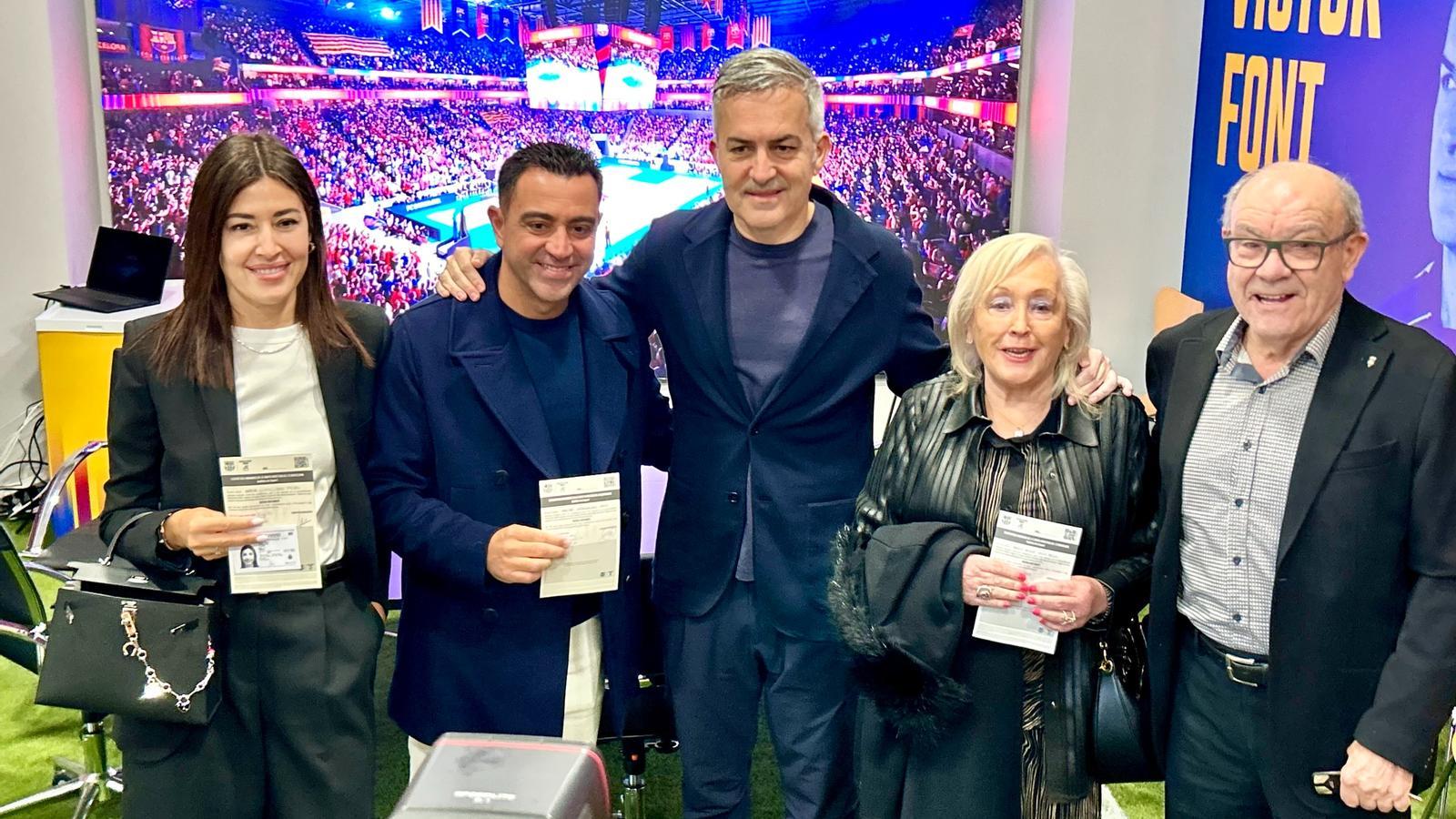 Víctor Font amb Xavi Hernández aquest dissabte.