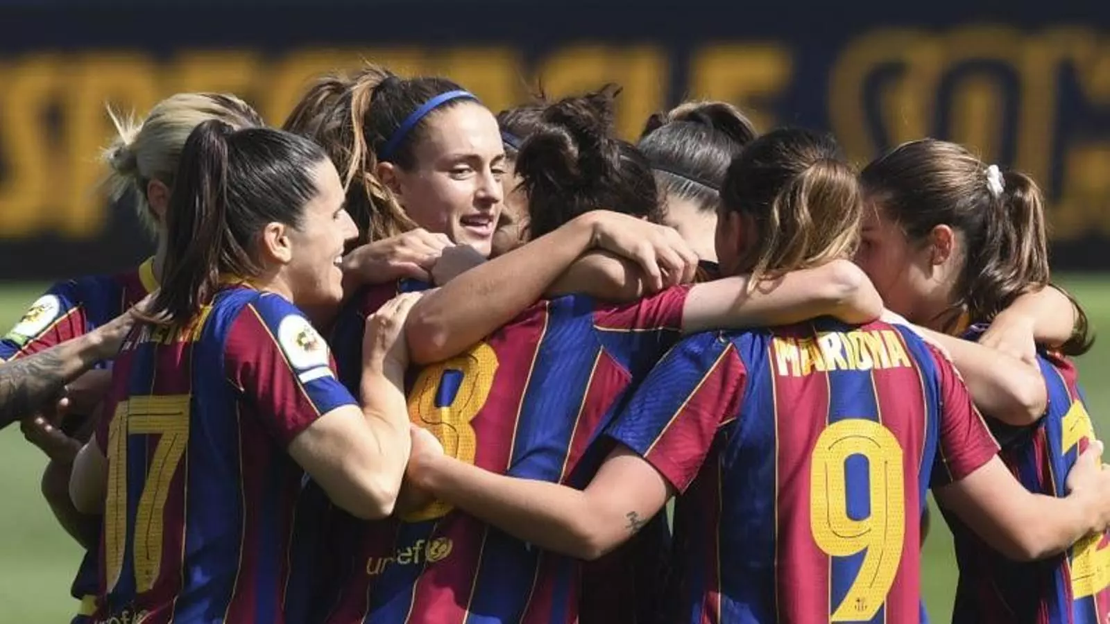 Les jugadores del Barça Femení celebrant un gol contra el Llevant