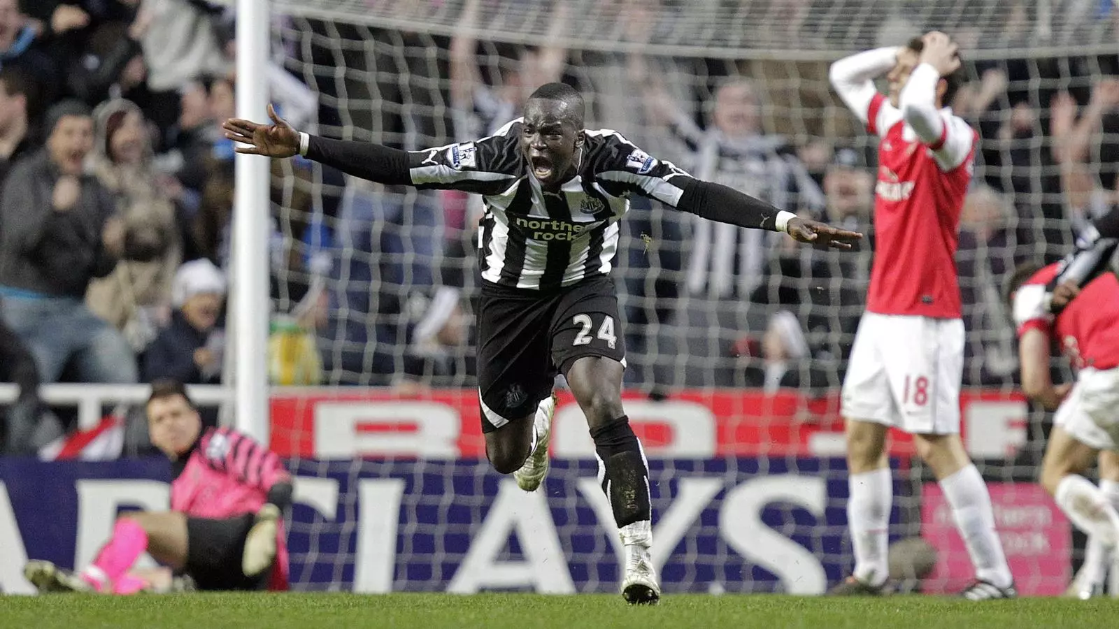 Cheik Tioté celebra el gol de l'empat davant l'Arsenal.
