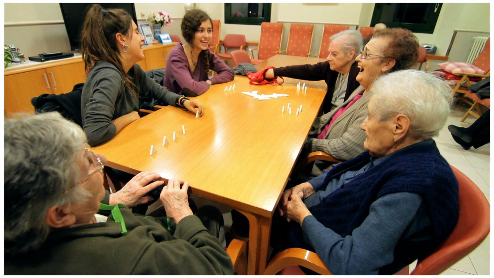 UdG students participating in one of the volunteering programs.