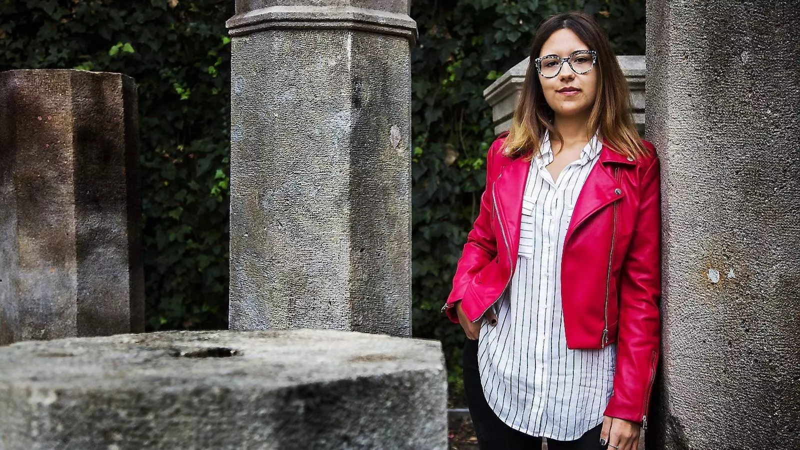 Con un par de alasés la primera novel·la que escriu Alba Saskia Rivas.