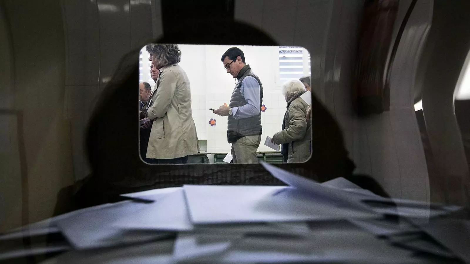 En la jornada de participació del 9-N van votar 2,3 milions de persones. Un any i mig després, el referèndum torna a ocupar un paper central en el tauler català.