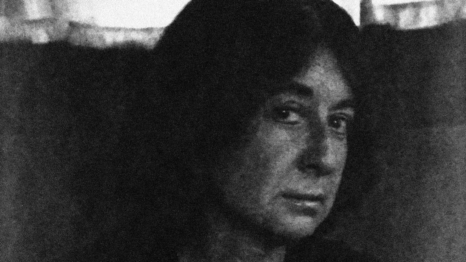 Portrait of Concha Alós taken in the year 1980.