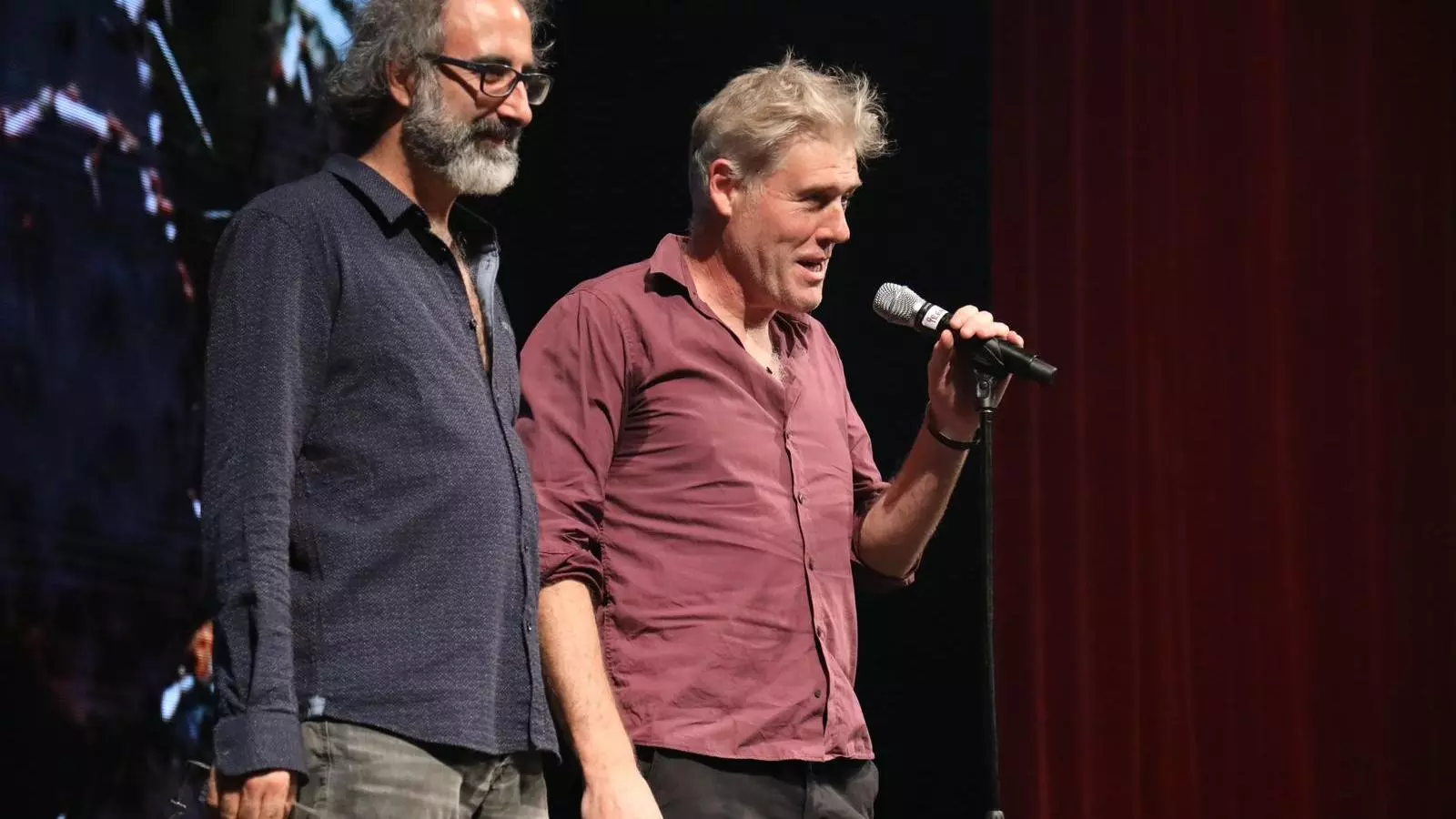 Els integrants d'Antonia Font, Jaume Manresa i Joan Roca, recullen el Premi Enderrock.