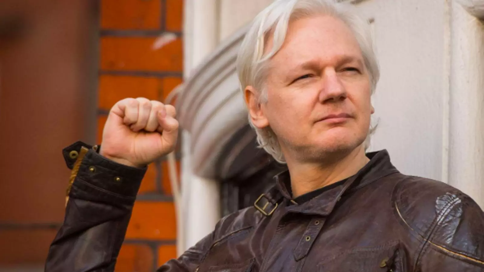 Julian Assange, en una imatge d'arxiu mentre estava refugiat a l'ambaixada d'Equador a Londres