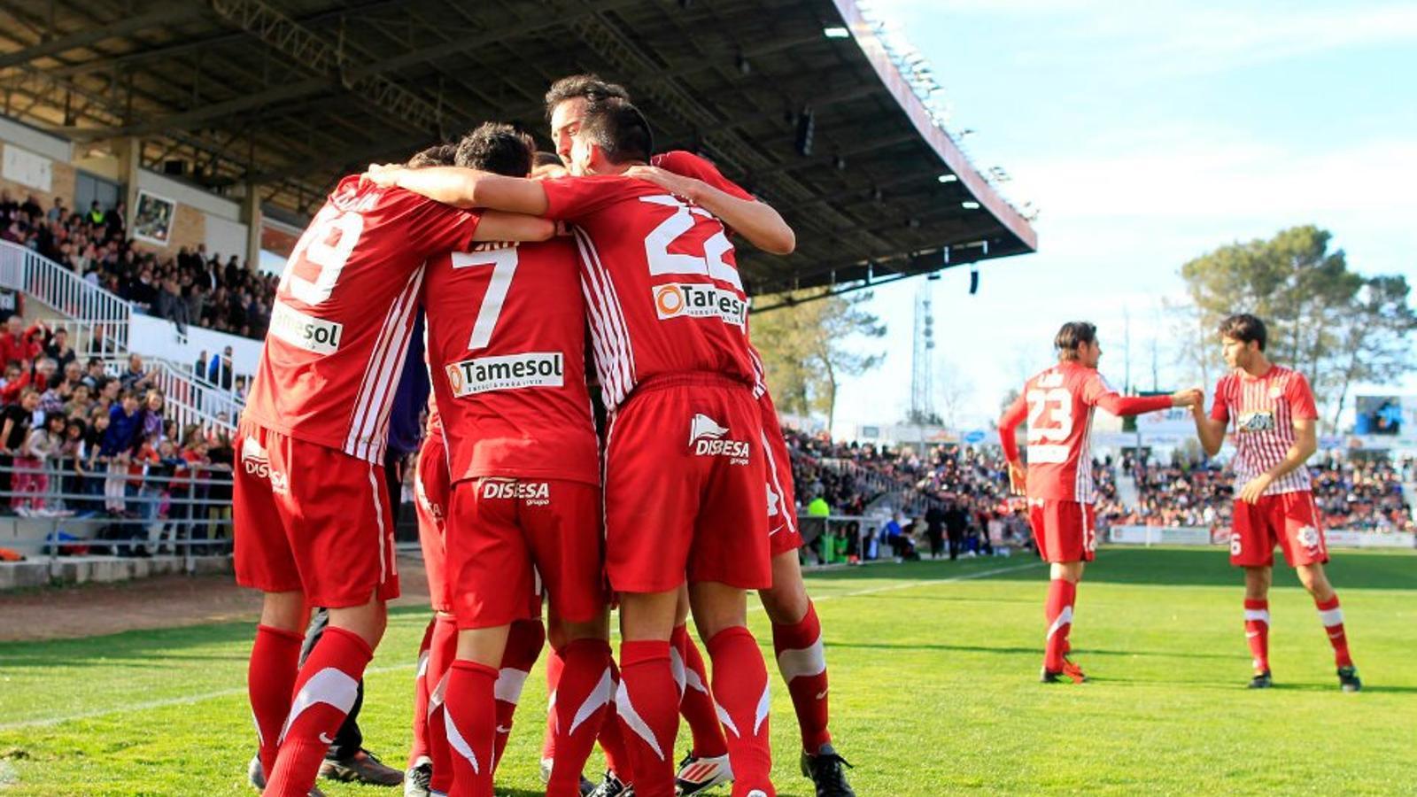 El Girona goleja i somia en la salvació (5-1)