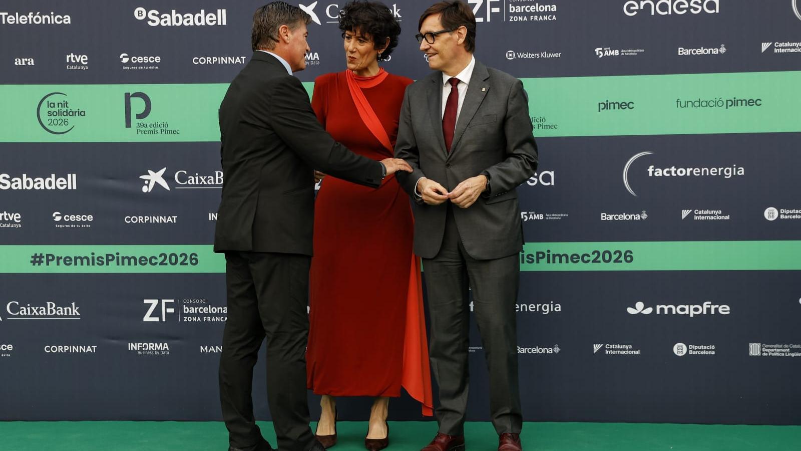 Cañete con Illa y Saiz en la edición 39 de los premios Pimec en Barcelona.
