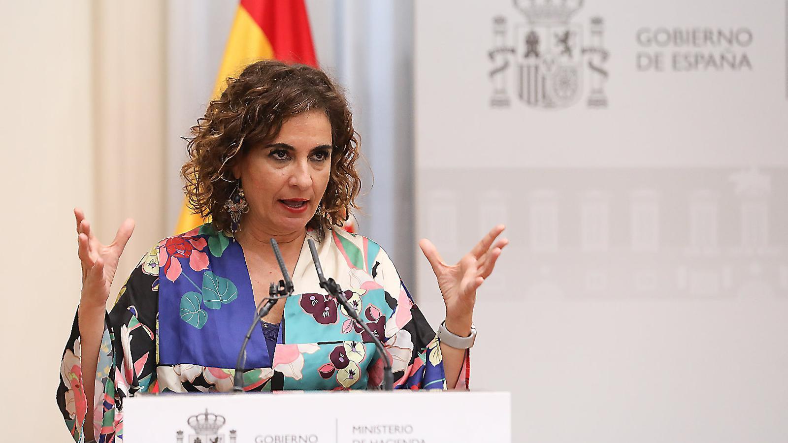 Montero formalitza l’augment de sou dels funcionaris