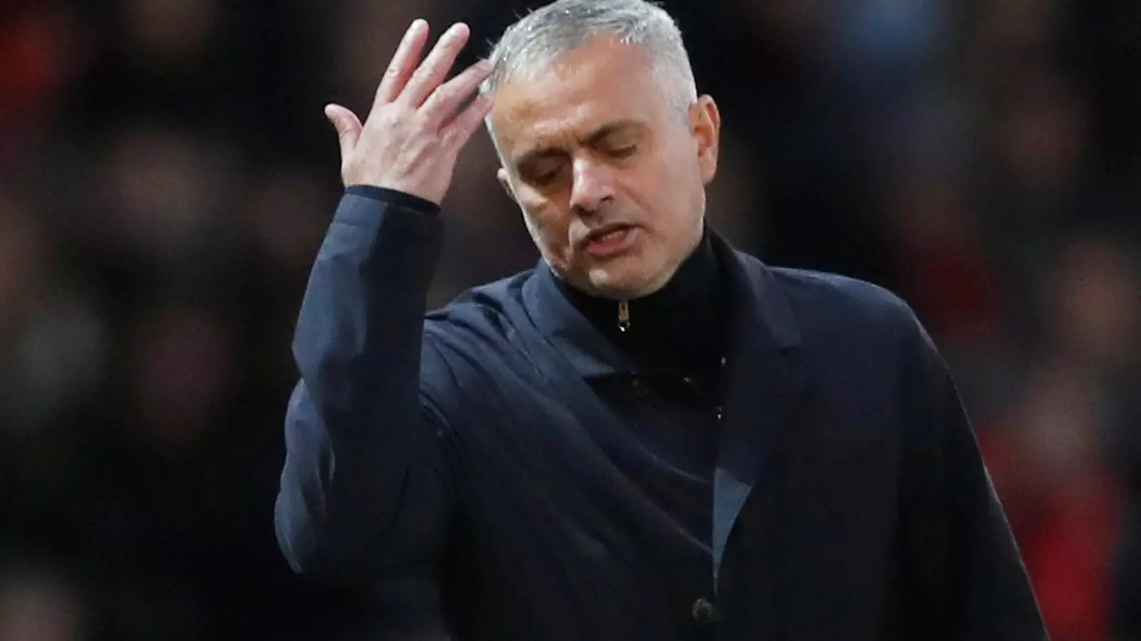 Mourinho ruixa una càmera amb aigua al descans del Manchester United - Newcastel