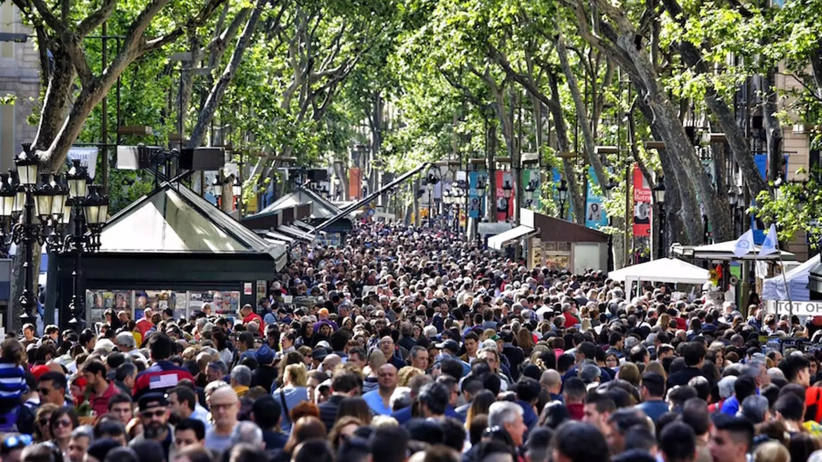 Les Rambles, el dia 23 d'abril de l'any passat