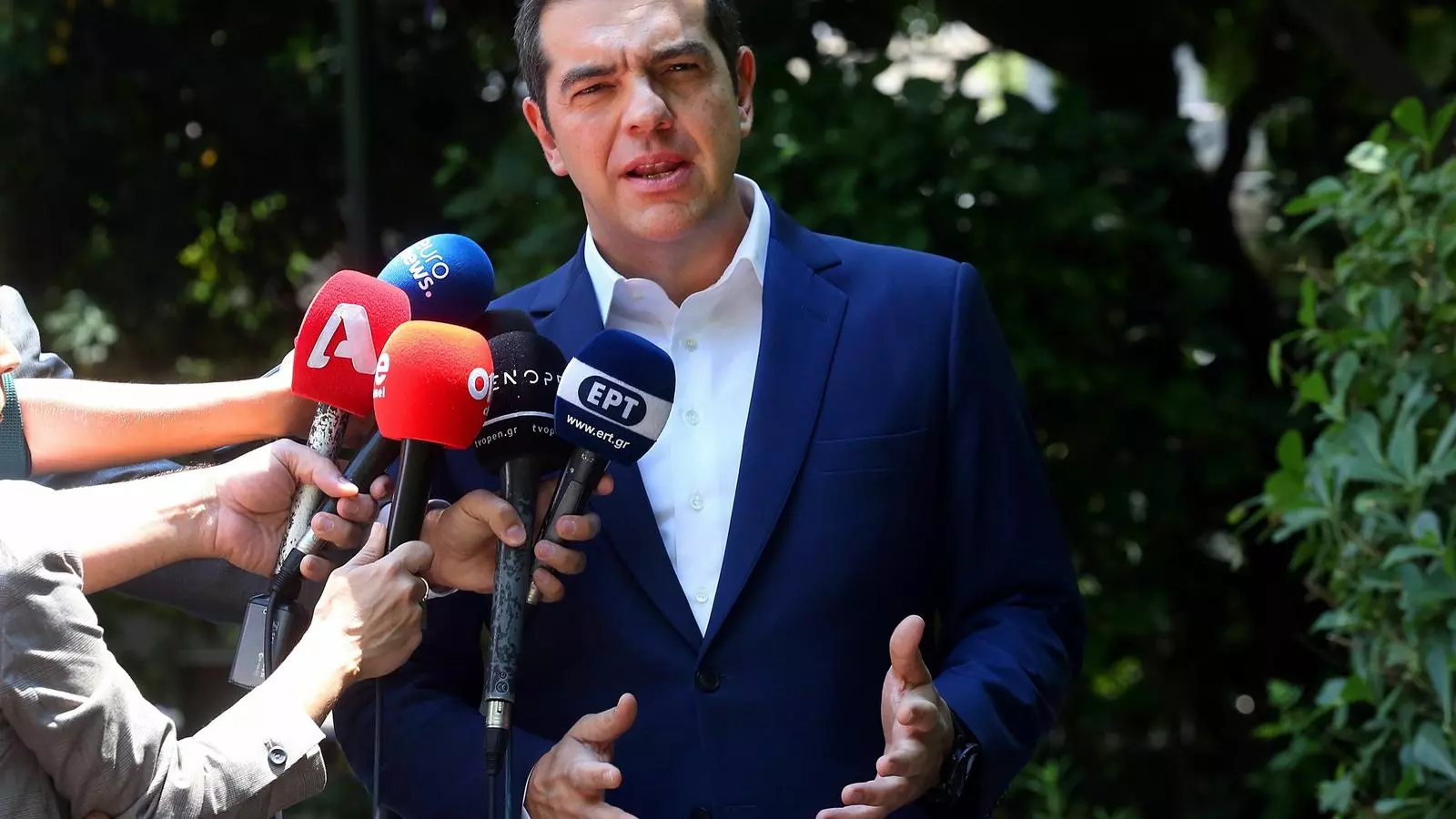 El primer ministre grec, Alexis Tsipras, atenent els periodistes en un acte a Brussel·les