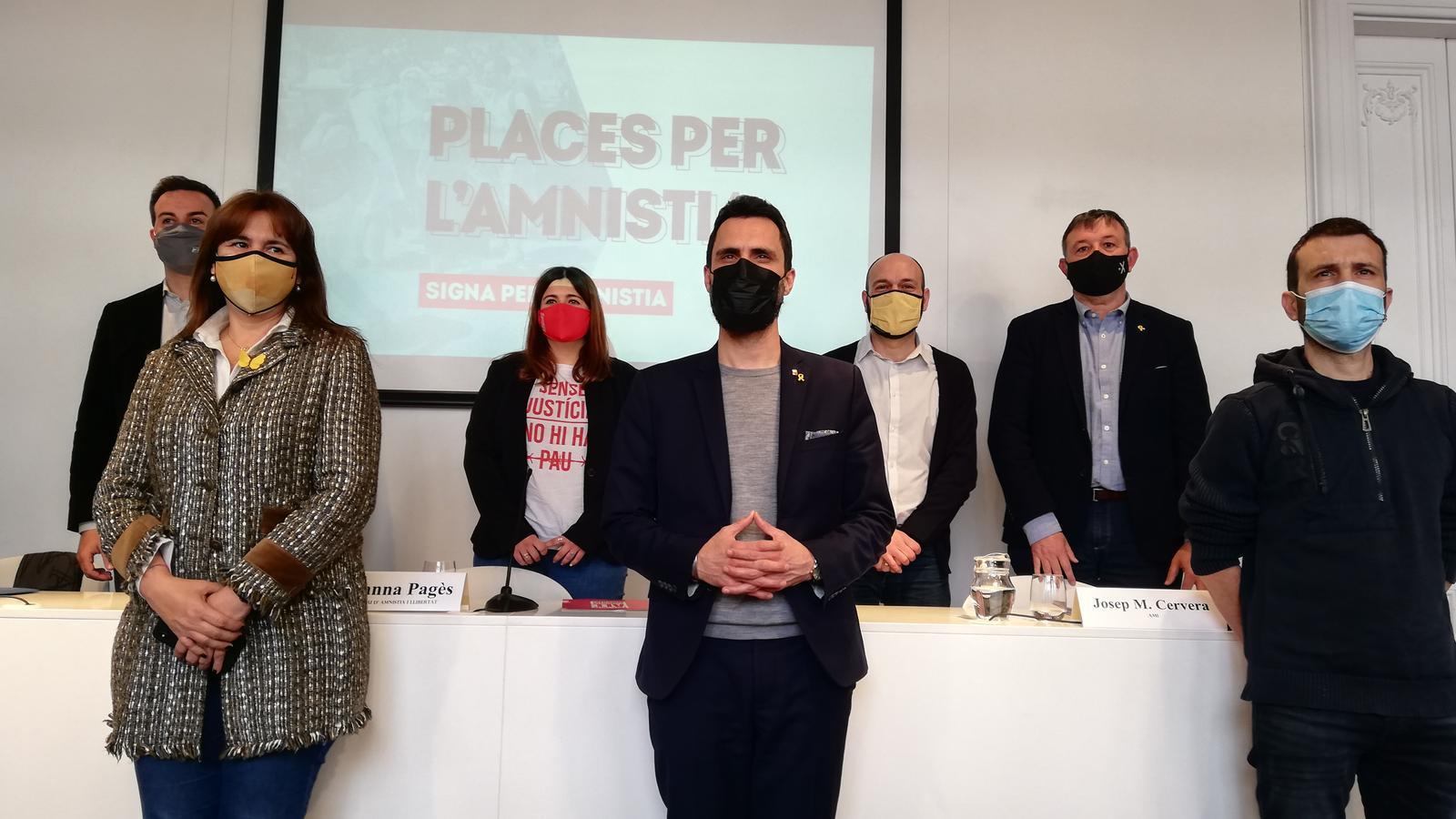 Borràs, Torrente y Juvillà, durante el acto de Òmnium al Colegio de Periodistas