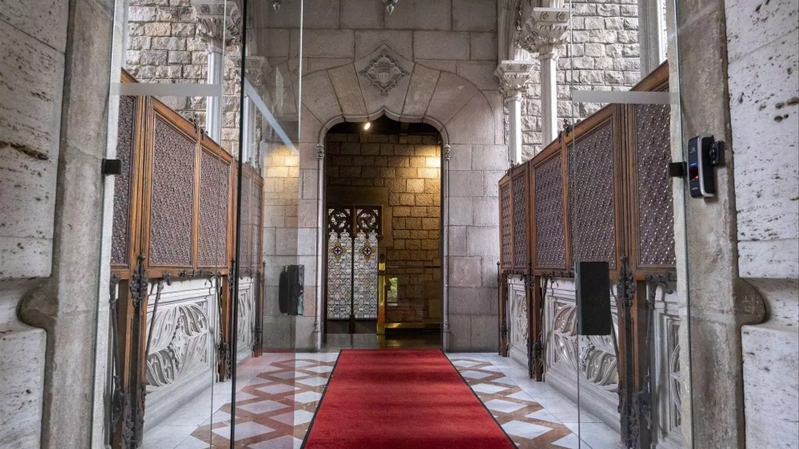 El pasillo exterior que conduce al despacho del 'president' de la Generalitat.