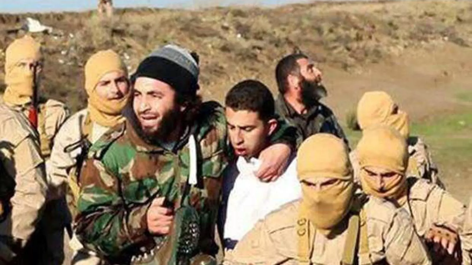 Militants de l'Estat Islàmic a la ciutat siriana de Rakka / EFE