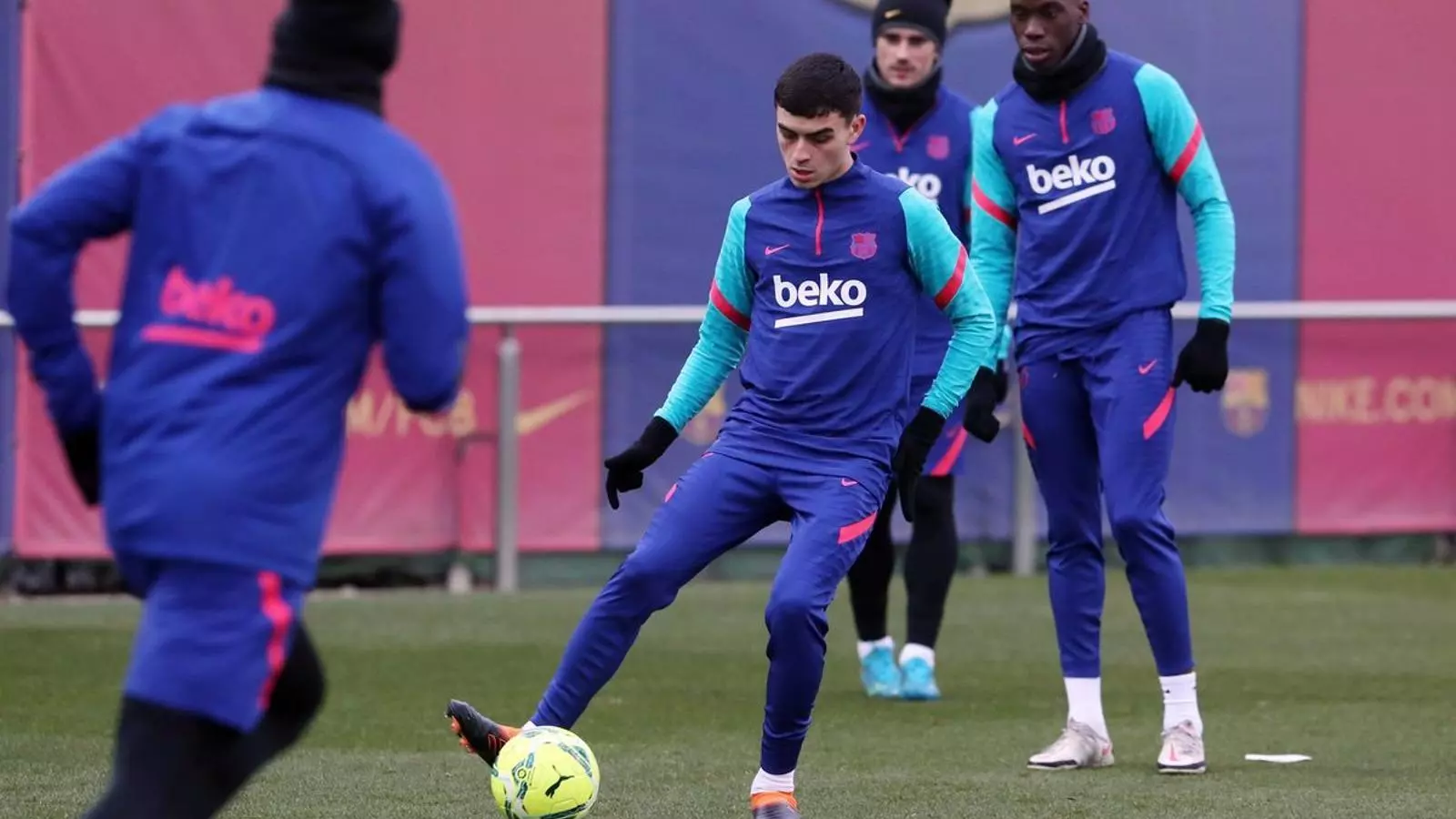 Pedri, entrenant-se amb el Barça