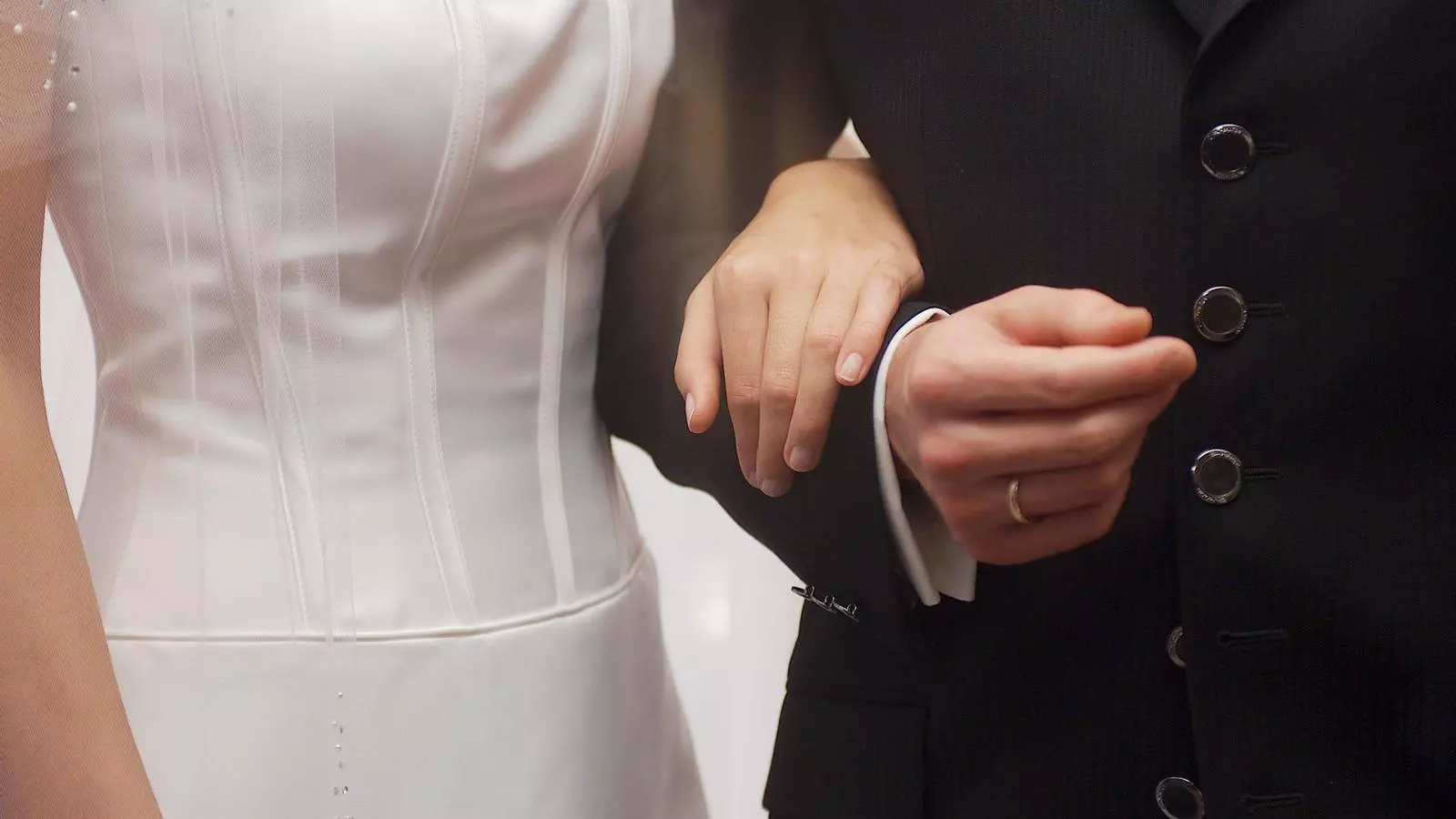 El govern central elevarà l'edat mínima per contreure matrimoni fins als 16 anys i es vol incrementar també l'edat mínima per tenir relacions sexuals.