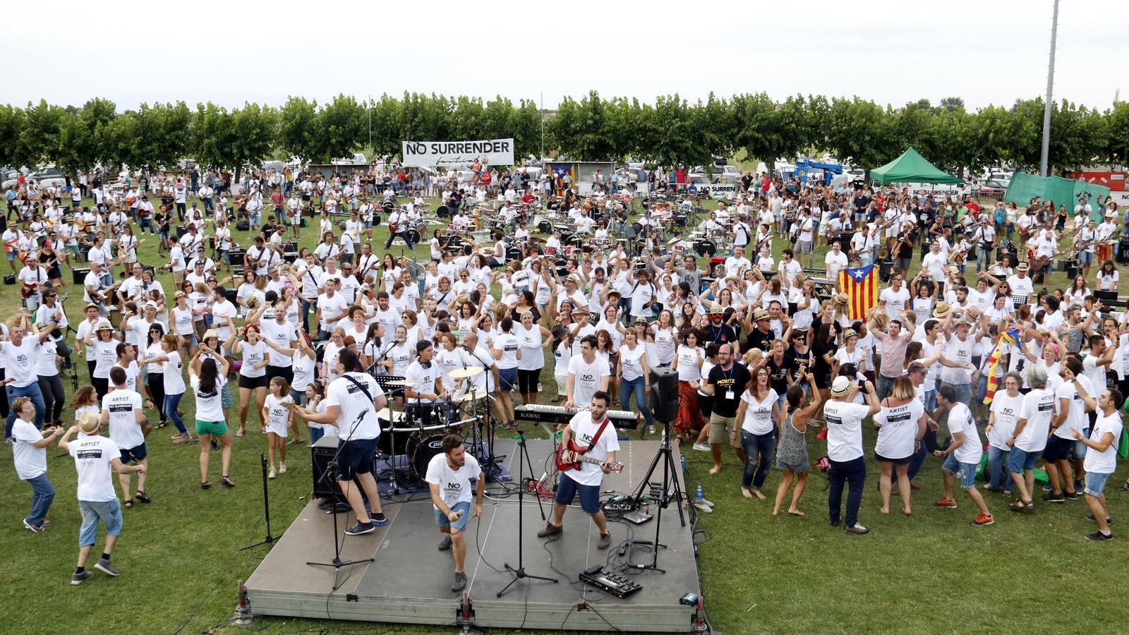 Enregistrament de la cançó 'No surrender' de Bruce Springsteen en l'edició passada del festival de Vilanova de Bellpuig