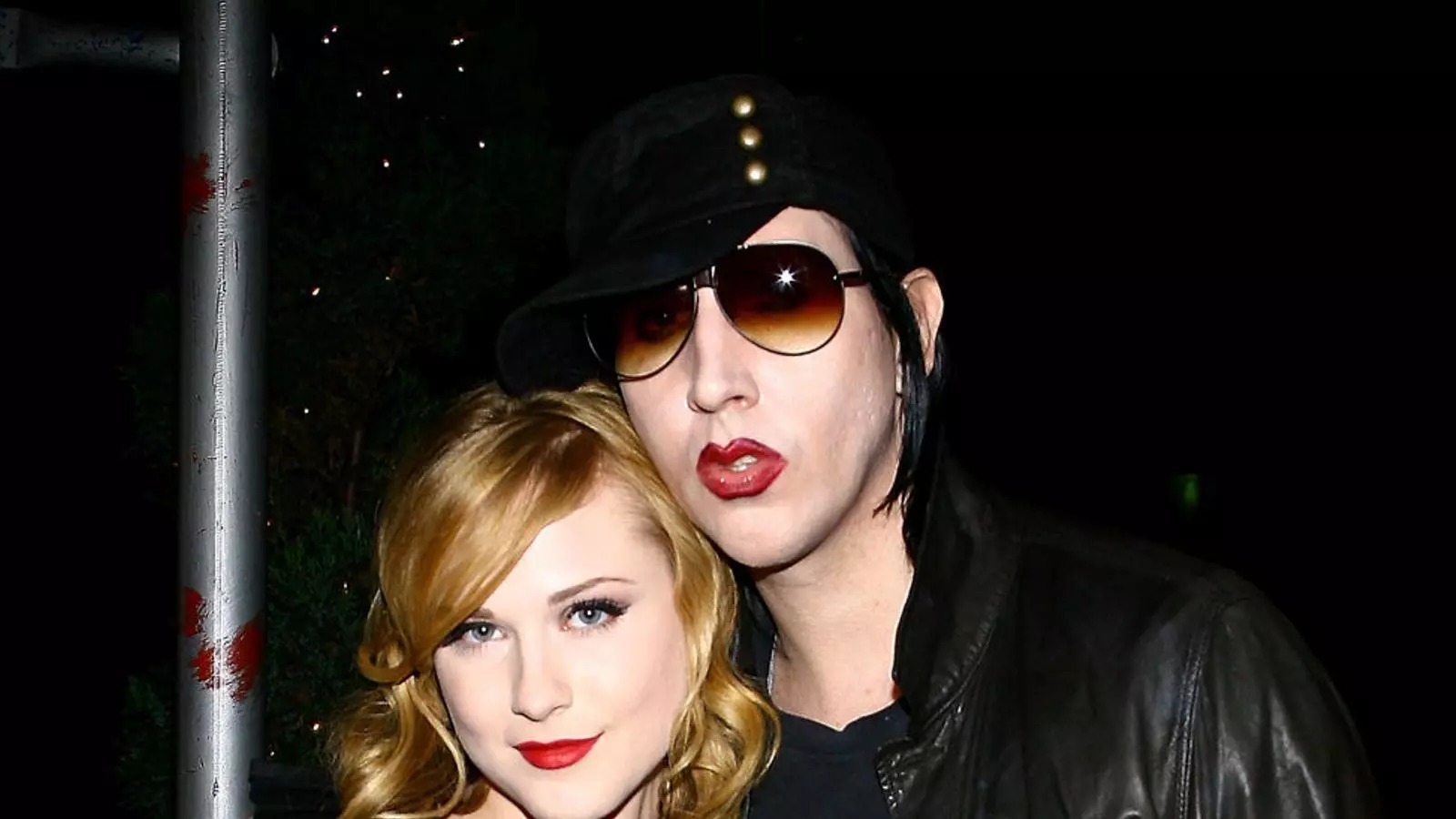 La actriz Evan Rachel Wood y el músico Marilyn Manson en Nueva York en 2007, cuando llevaban unos meses como pareja.